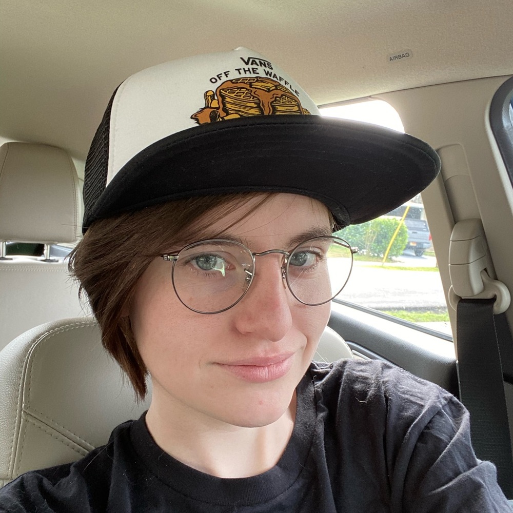 Meet your Posher, Hilliary